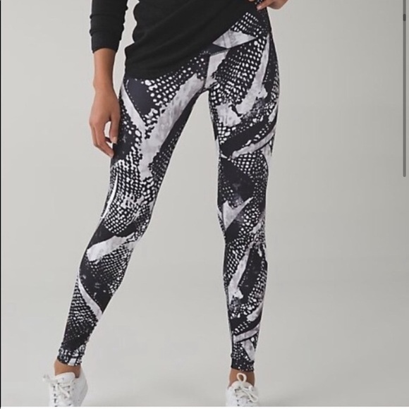 Lululemon Wunder Under III (formerly High Times) cropped pants static mist 8 - Picture 4 of 7
